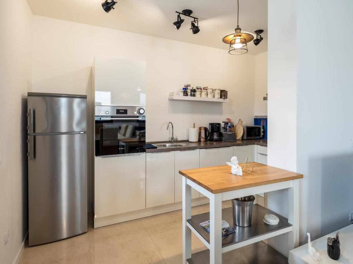 دوبروفينك Luxury Apartment Art المظهر الخارجي الصورة
