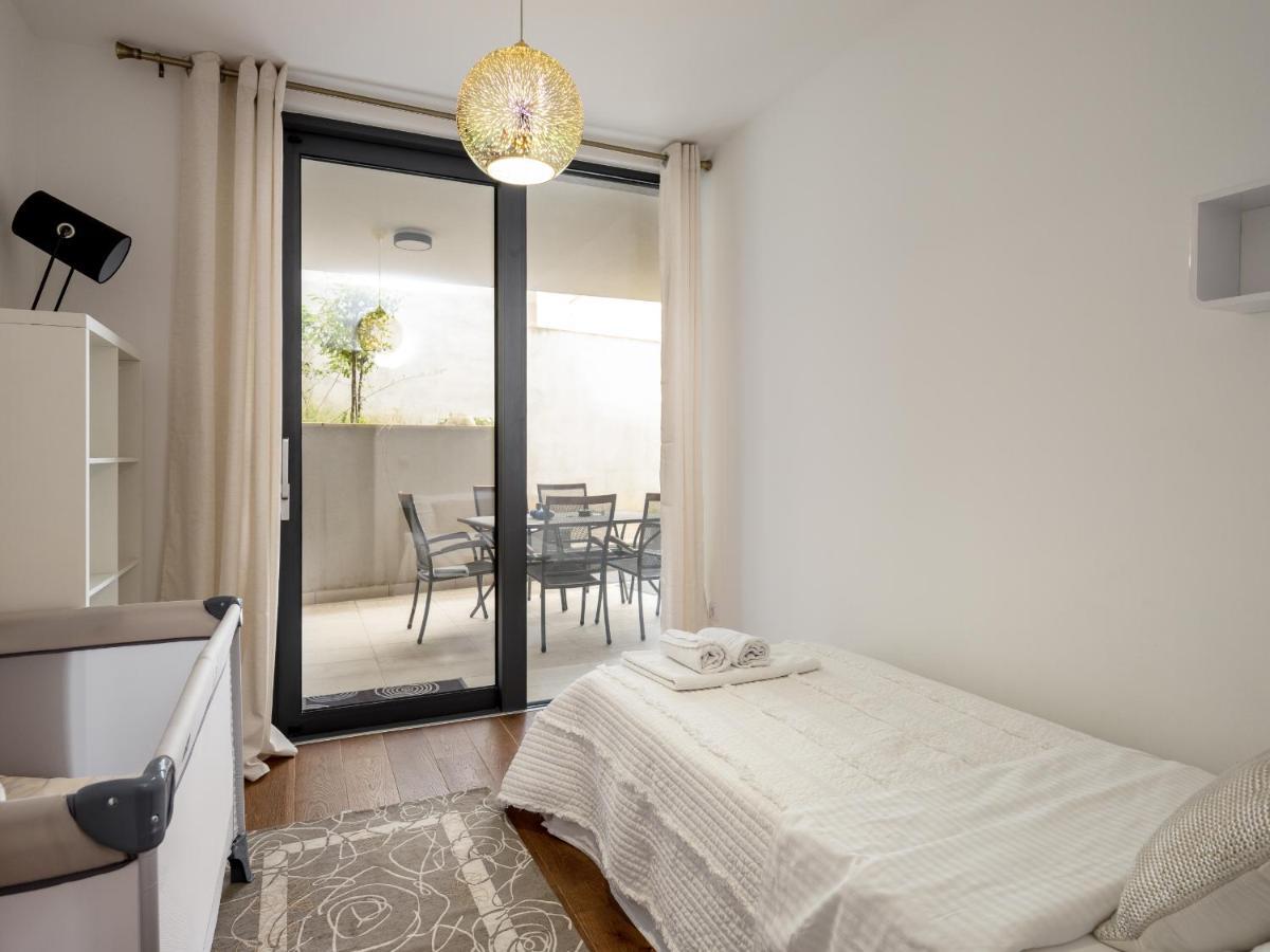 دوبروفينك Luxury Apartment Art المظهر الخارجي الصورة